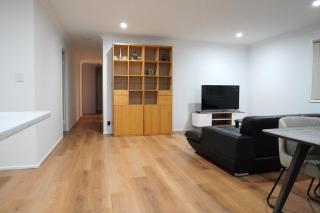 Modern 4bed house for 8 Prime Mt Gravatt area - 1