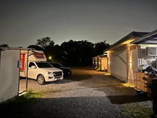 Quiet Retreat Near Airport & City Access - 2