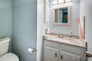 Near Expressways! Cozy Dallas Condo w/ Workspace - 3