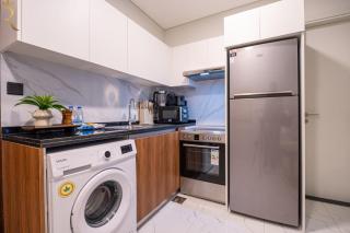 Elegant Masdar 1BR Chic Modern Retreat - 8