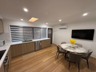 Pet friendly & Sunnybank Luxury House - 9