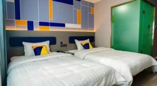 7 Days Inn Xi'an Railway Station - 1