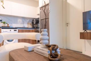 Elegant Masdar 1BR Chic Modern Retreat - 5