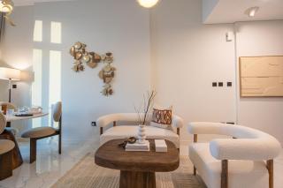 Elegant Masdar 1BR - Modern Luxe Retreat - 2