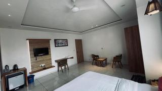 Nova Yashraj Hotel - 6