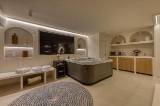 Santorini Suite, Jacuzzi & Hammam - 9