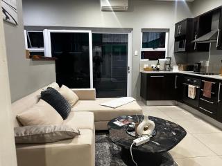 Helioview Suites - 2BR modern apartment with secure parking - 6
