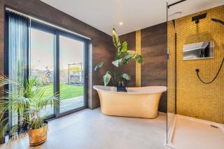 Luxury level access home close to the North Coast - 6