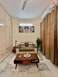 Serene Stays 1BHK 2ndFloor Family Couples PKL - 0