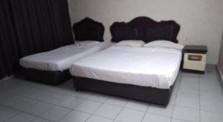OYO 90376 Centre Point Hotel - Limbang - 1