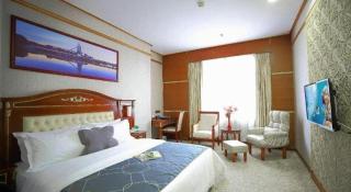 Chonpines Hotels·Zhongshan Xiaolan LRT Station - 1