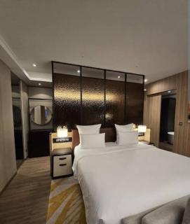 The Elegance Hotel - 2