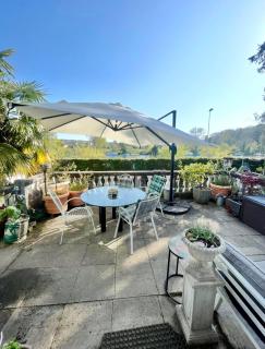 Lake apartment with terrace - 0