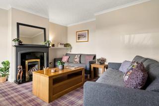 4-Bed Home Central Location & Garden - 7