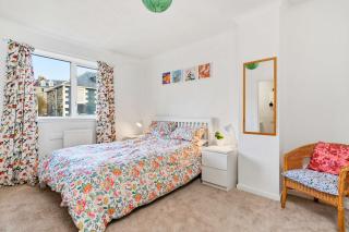 4-Bed Home Central Location & Garden - 1