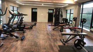 Corporate Penthouse Near Intl Cricket Stadium with Sky Orbit, Pool, AC, Fast WiFi - 6