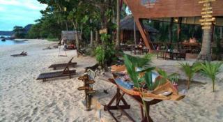 Golden Pearl Beach Resort - 9