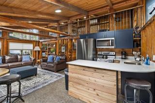 Unique Log cabin at Rainier with Hot Tub-Fast WiFi - 6