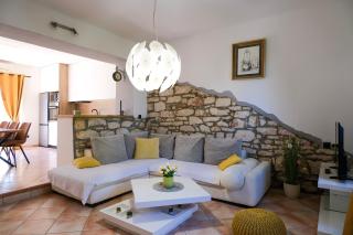 Villa Carla near Pula with private pool & kids playground up to 8 guests - pet friendly - 3
