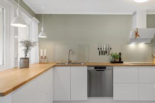 Central and modern apartment by the sea - 8