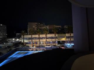 Big Seaside Central Apartment - 1