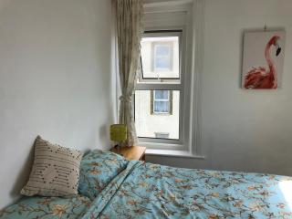 Spacious 2 bed apartment with outstanding views - 1