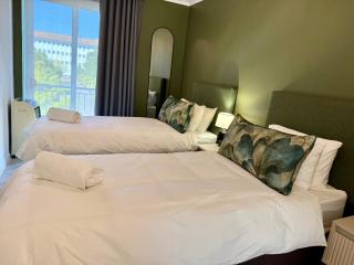 Escape to 205 in Stellenbosch central-free parking - 9