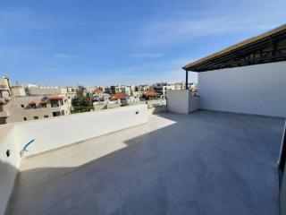 Stylish Rooftop Retreat with Huge Private Terrace - 1