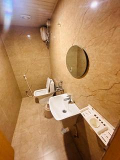 Hotel SVS Luxury Rooms JNTU-Kukatpally Hyderabad - 4