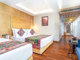 Hotel Central Park Nearby Dal Lake - 2