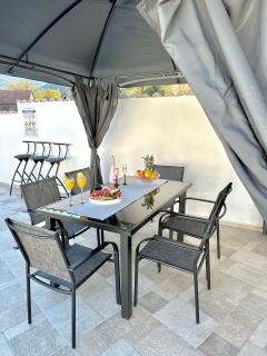 Holiday Home Three Sisters with Swimming Pool & Jacuzzi - 2