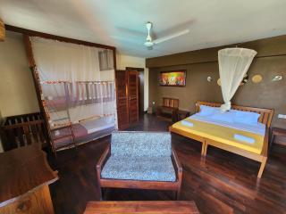 Surjios Guest House - 8