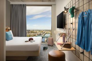 Moxy Dublin Docklands - 7