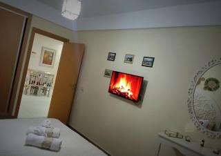 sunny blue perl apt steps from beach 2balcony 2smartTV pool restaurants - 3