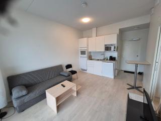 30 m2 1-bedroom app, 5 floor, close to the airpor, train station and Myyrmanni shopping center - 0