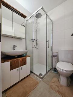 Panorama View, Balcony, 6min Walk to Lift, Modern - 4