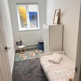 5 Bedroom Family House Nr Sandbanks 10-12 guests - 4