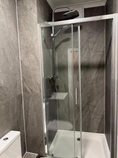 Hidden Gem in Leafy Richmond, 1-Bed Flat Near Station & Kew Gardens - 6