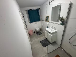 Schöne Wohnung mit eigenem Eingang Souterrain - 9