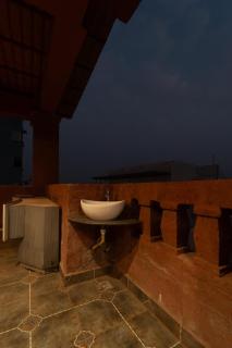 BABJI VILLA Peaceful 2BHK Retreat near airport - 9