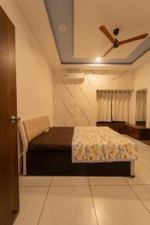 BABJI VILLA Peaceful 2BHK Retreat near airport - 7