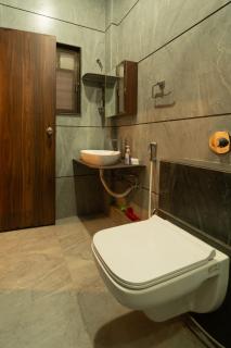 BABJI VILLA Peaceful 2BHK Retreat near airport - 4