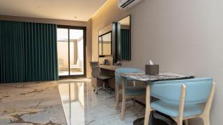 Rosa Grand Hotel Granada - 8