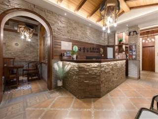 Small Backbasket Inn-Ticket reservation-Itinerary Customization-walk 5 mins to Tianmenshan Cableway - 2