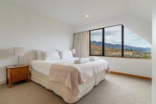 Elevated Outlook - Close to Town - Lake Views - 3