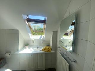 Ensuite Room near Hospital, St Lukes, County Hall - 3