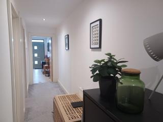 Beautiful ground floor 2 bed apt - Opposite beach - 7