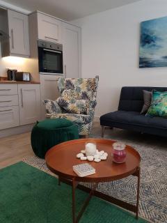 Beautiful ground floor 2 bed apt - Opposite beach - 2