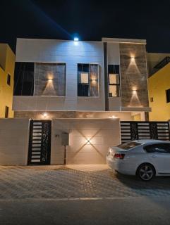 Sunset Terrace BBQs 5BR Villa for a Family Retreat in Helio 2 - 3