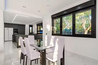 Amazing Luxury Villa - 8